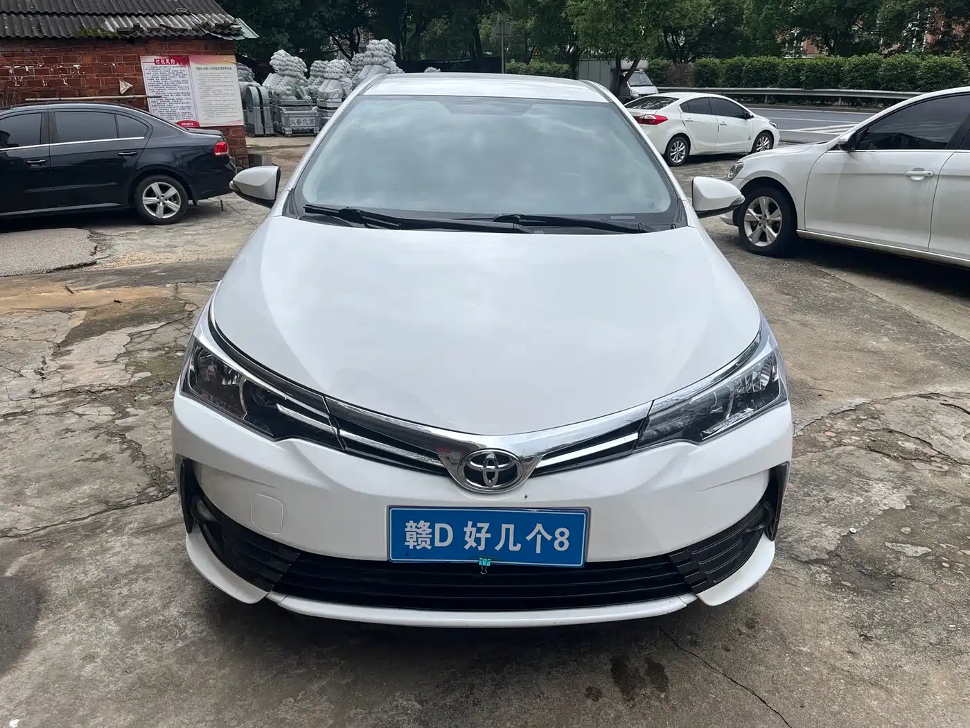 Toyota Corolla 2017 Facelift 1.2T S-CVT GL фото 2