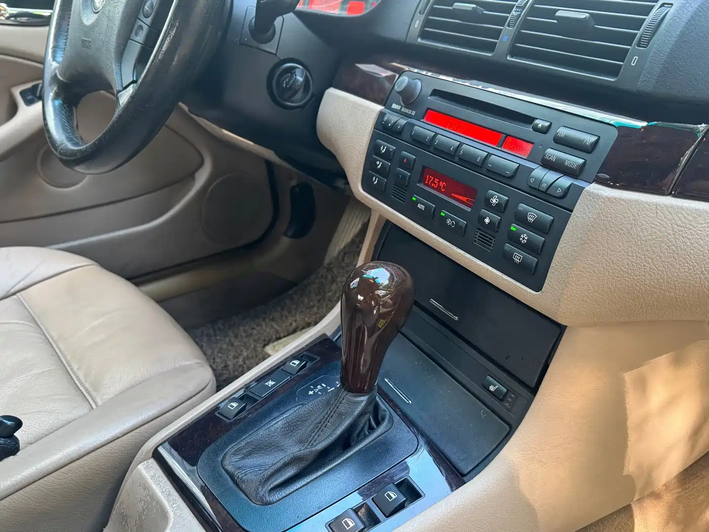 BMW 3 Series 2005 2004 318i