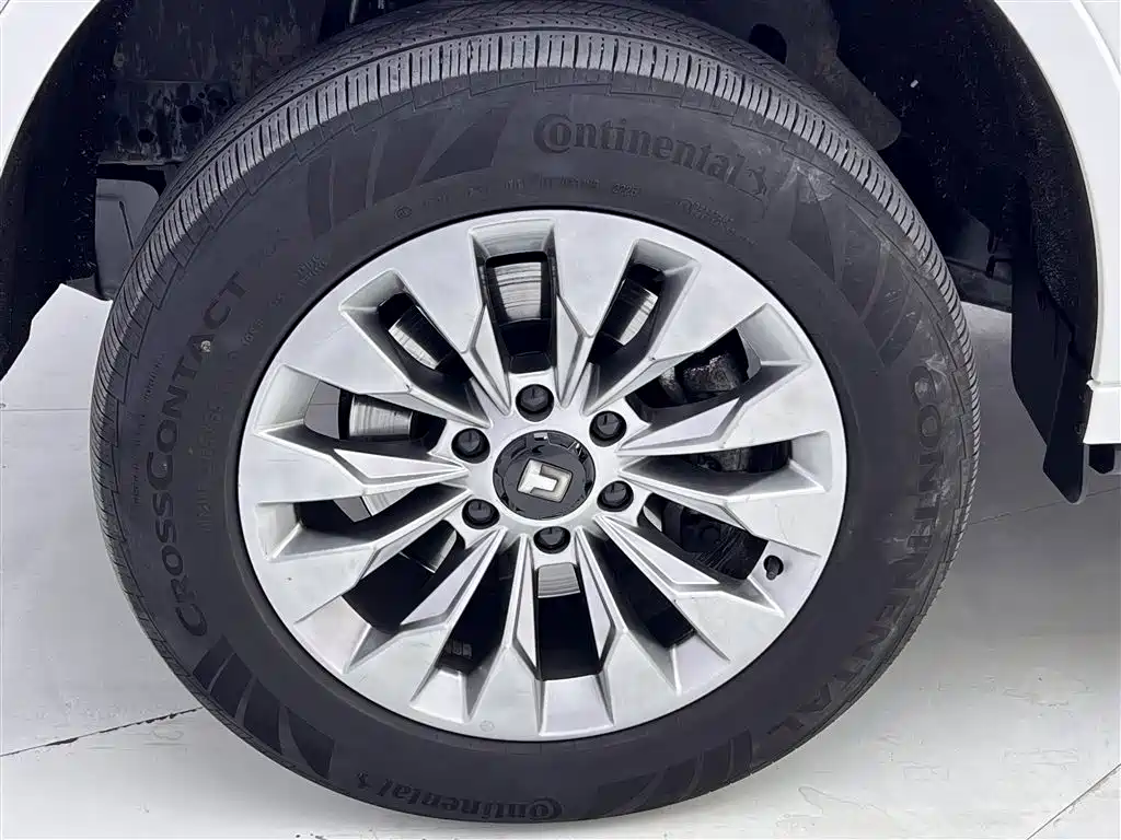 Tank 500 EV 2026 Hi4-T Smart Edition фото 11