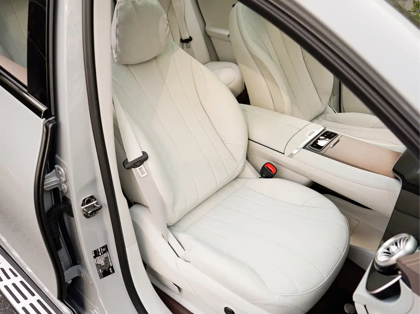 MERCEDES-BENZ EQE SUV