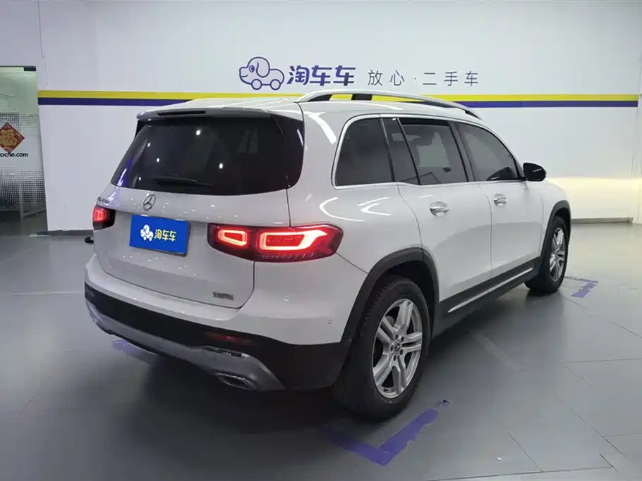 MERCEDES-BENZ GLB