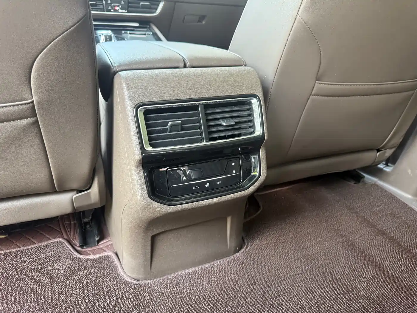 Volkswagen Viloran 2024 330TSI Luxury Edition фото 11