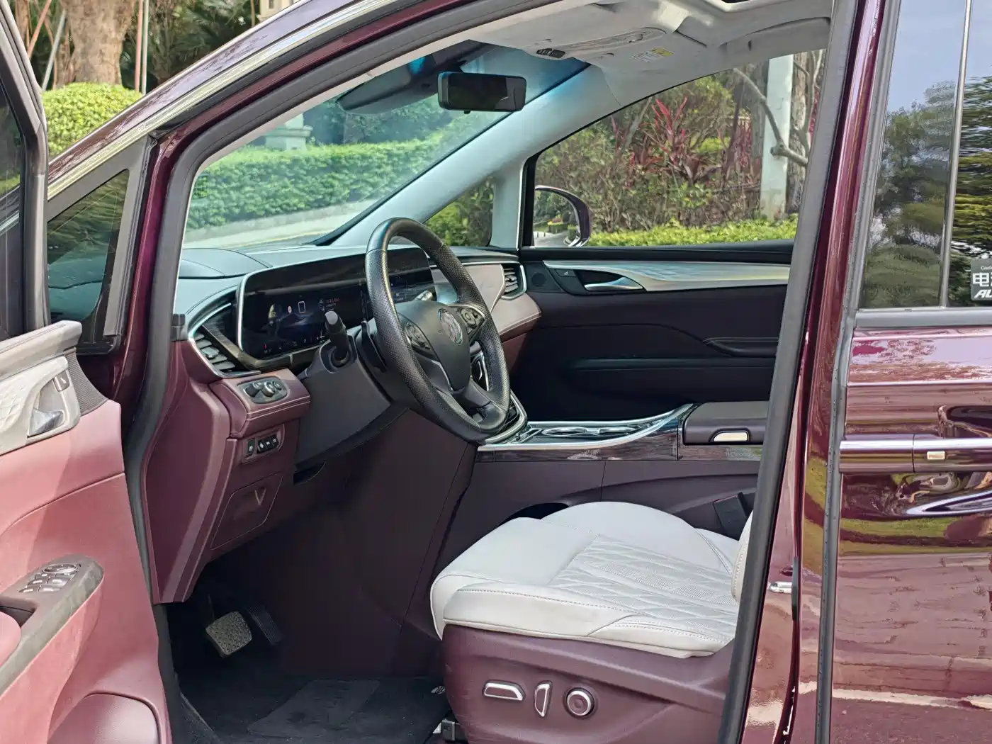 Buick GL8 2023 Avenir 6-Seater Executive Edition фото 4