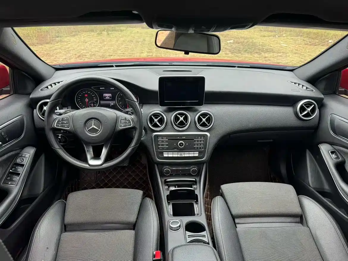 Mercedes-Benz A-Class (Import) 2016 A 200 Dynamic фото 5