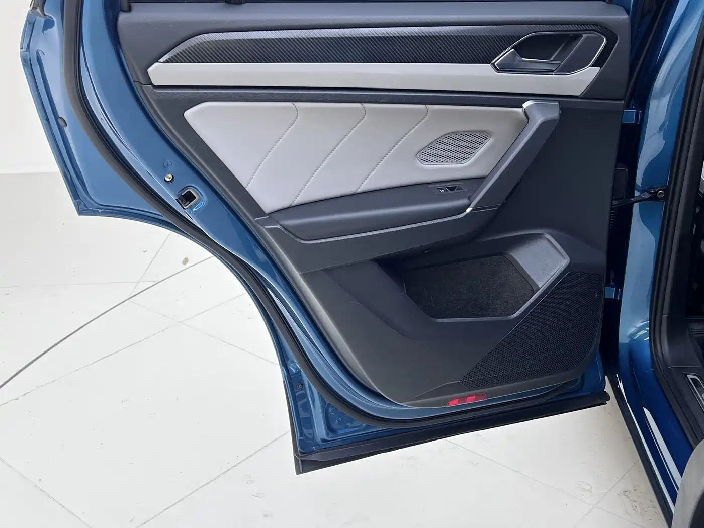 Volkswagen Tayron 2023 280TSI 2WD Luxury Plus Advanced Edition фото 21
