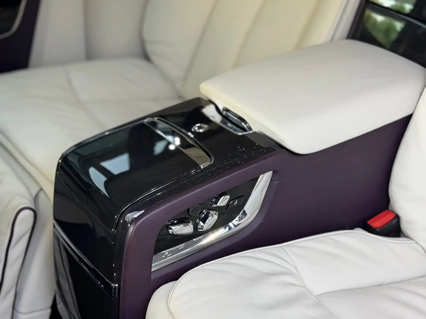 Rolls-Royce Phantom 2018 6.7T Long Wheelbase Version фото 11