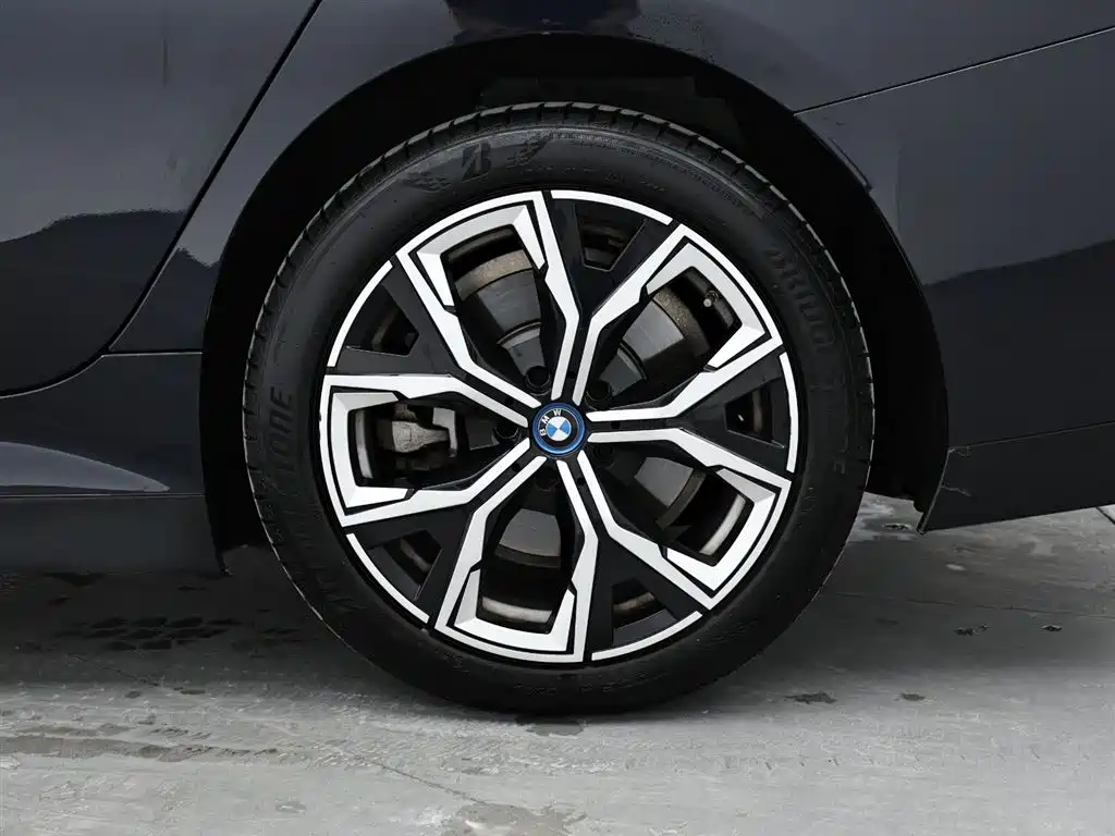 BMW i3 2022 eDrive 35 L фото 9