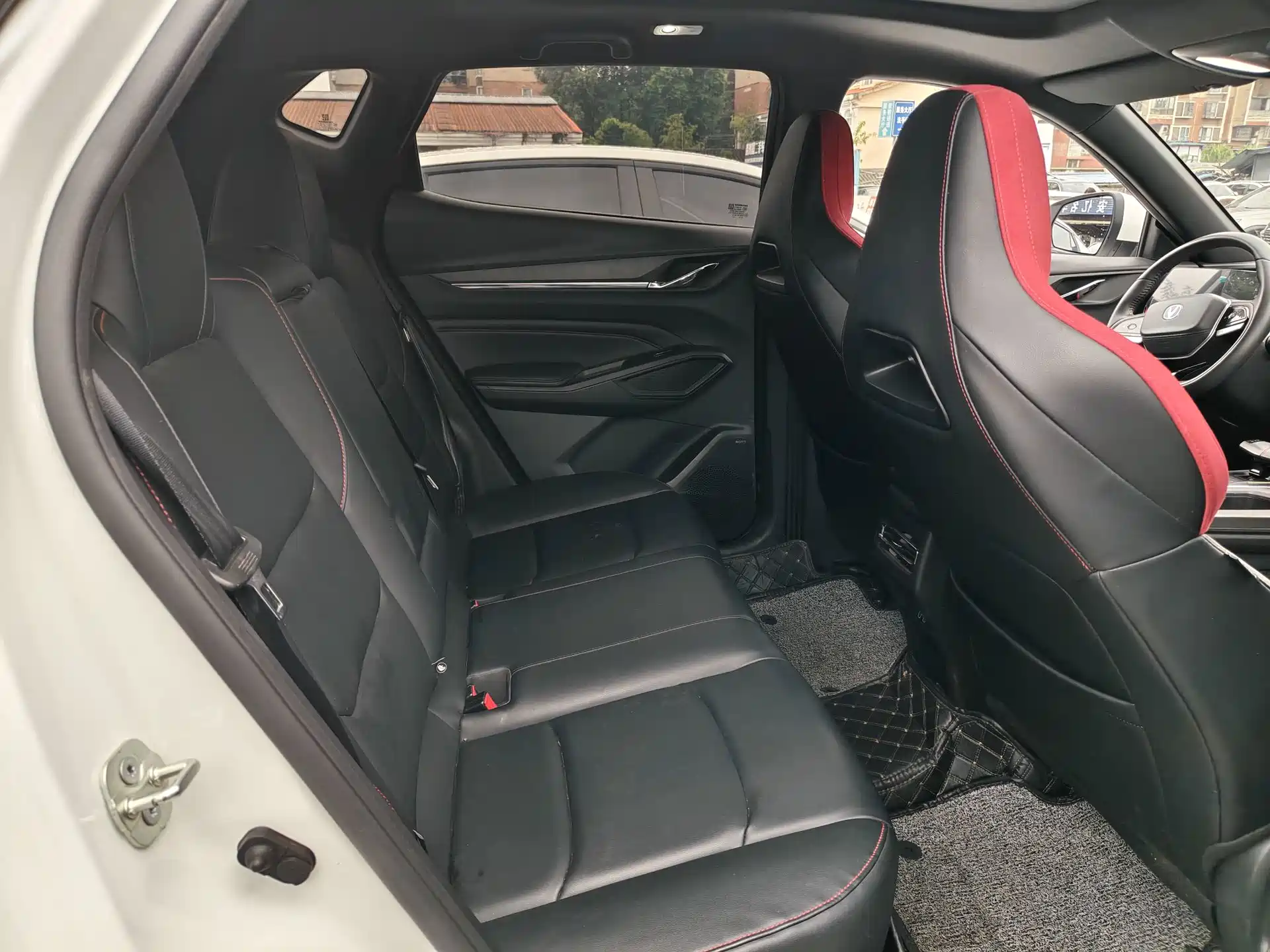 Фото 10 - Changan X5 PLUS