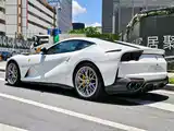 Фото 2 - Ferrari 812