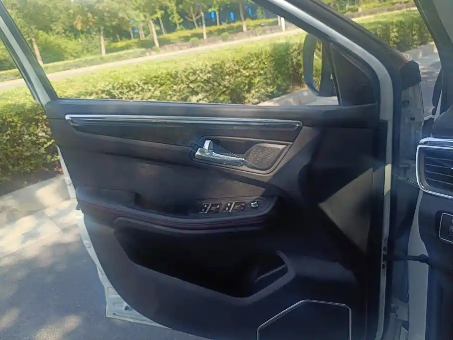 SWM Motor SWM G05 2019 2019 1.5T Automatic Luxury Model