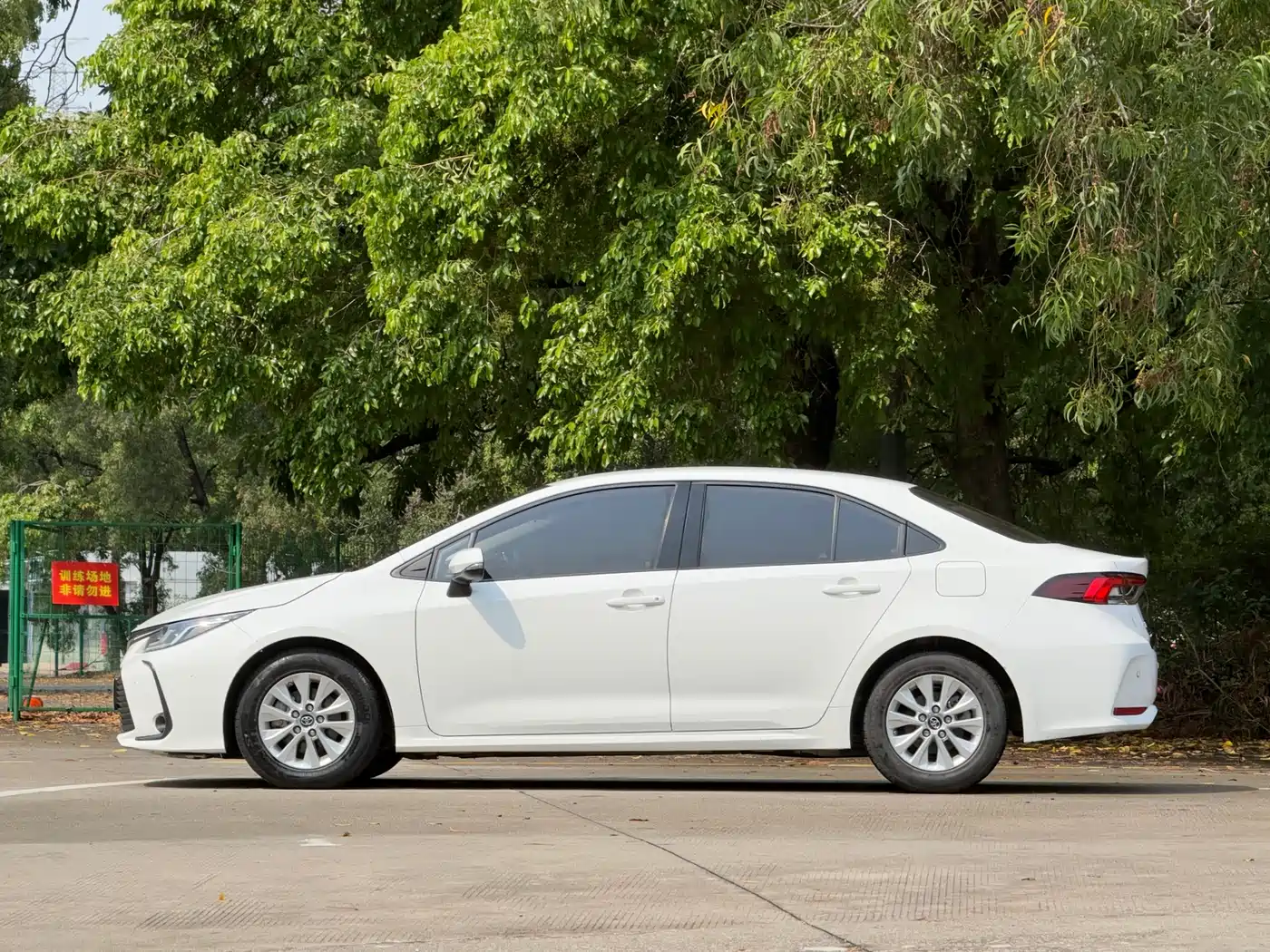 Toyota Corolla 2021 TNGA 1.5L CVT Pioneer Edition фото 16