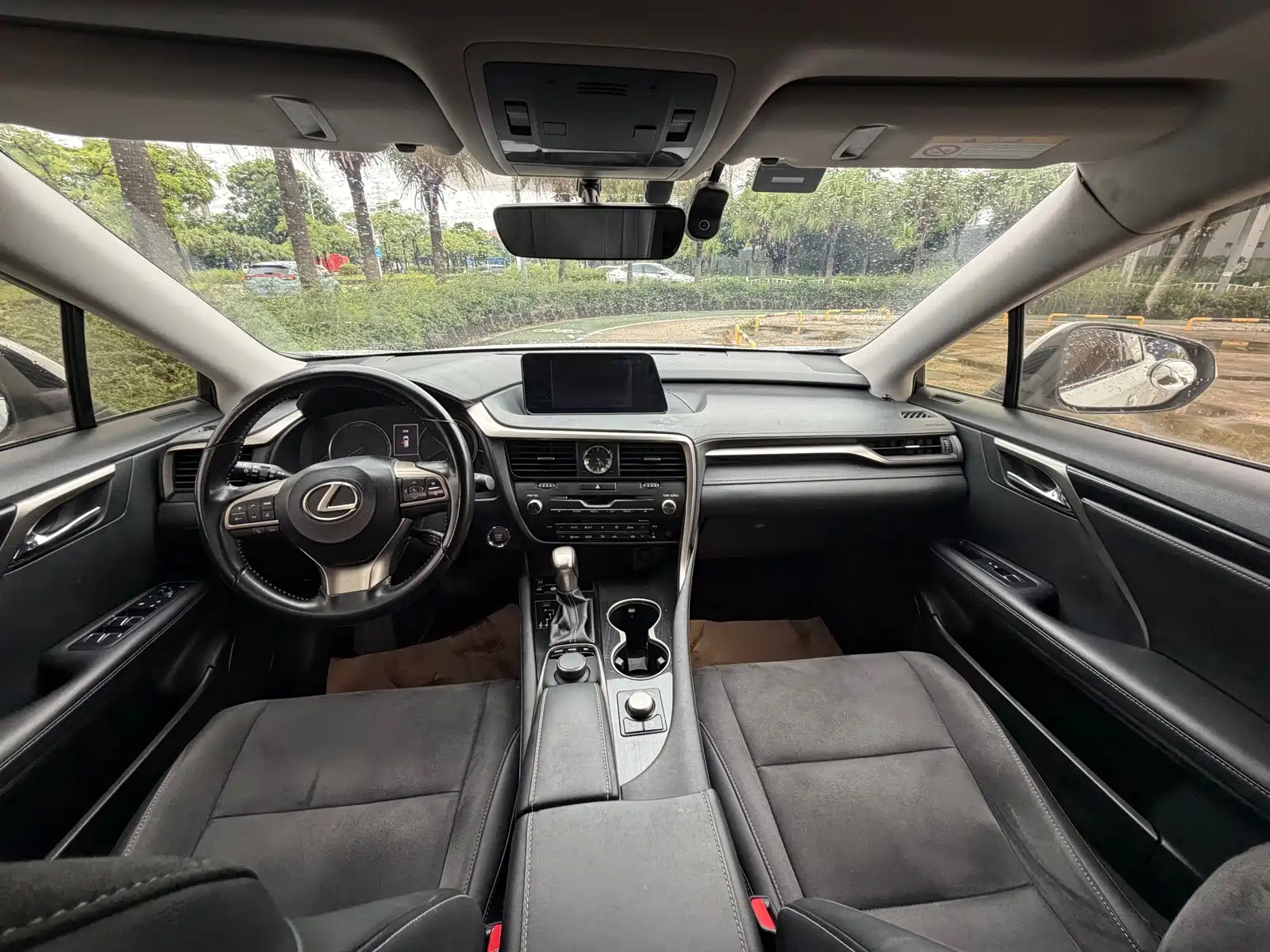 Фото 7 - Lexus RX