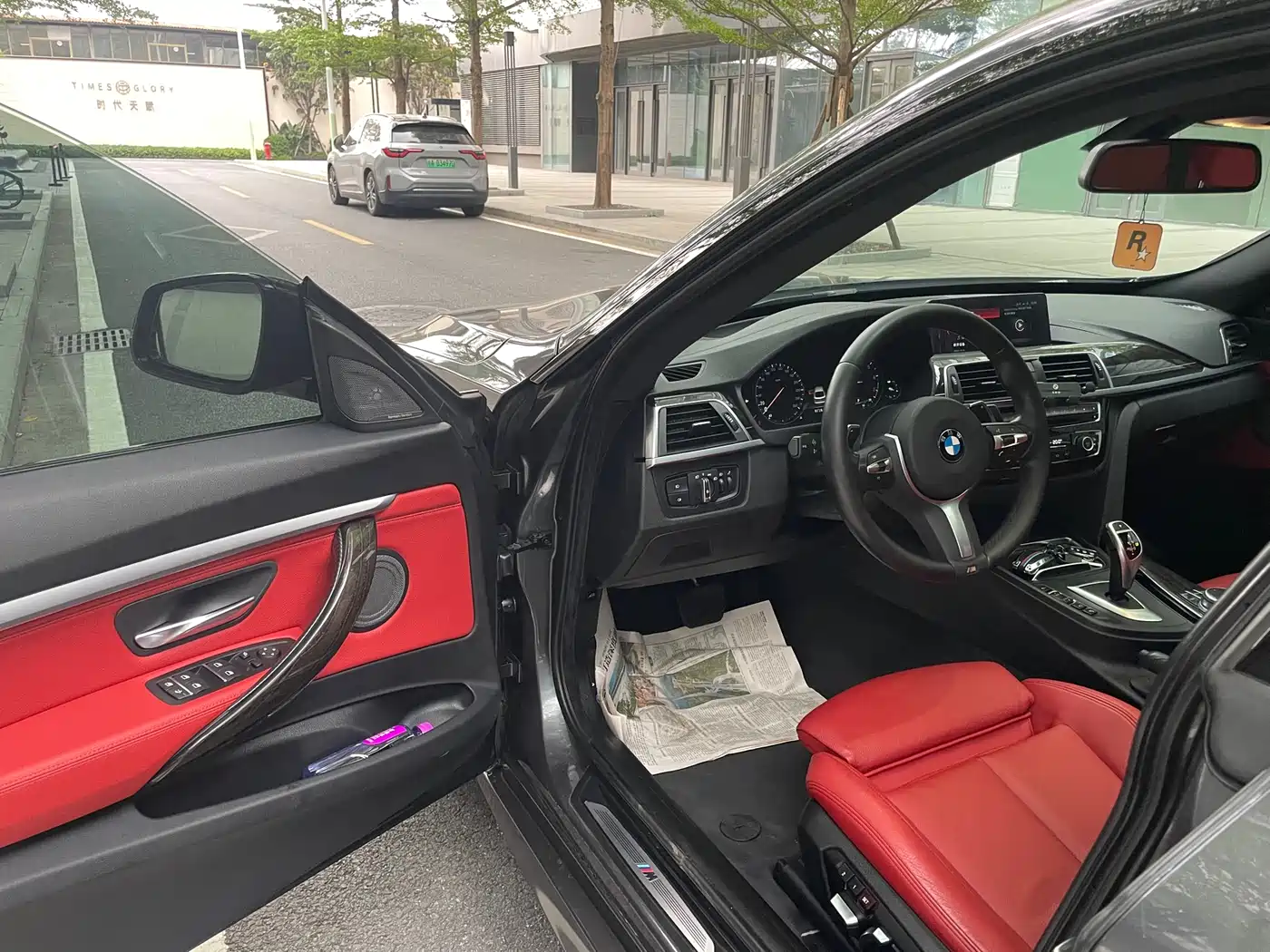 BMW 3 Series GT 2019 330i xDrive M Sport Black Night Edition фото 6