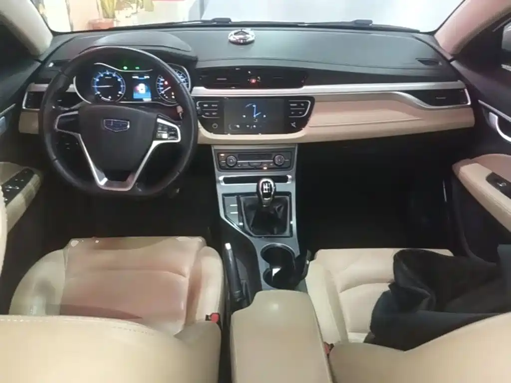 Фото 10 - Geely Emgrand