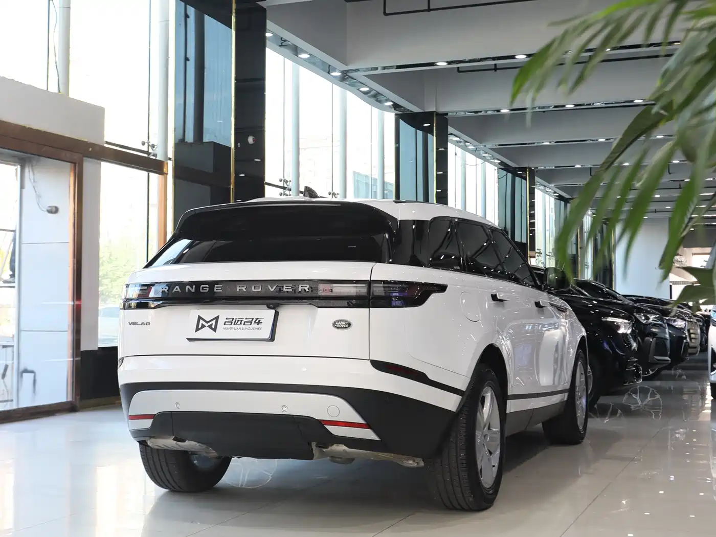 Land Rover Range Rover Velar 2024 S фото 17