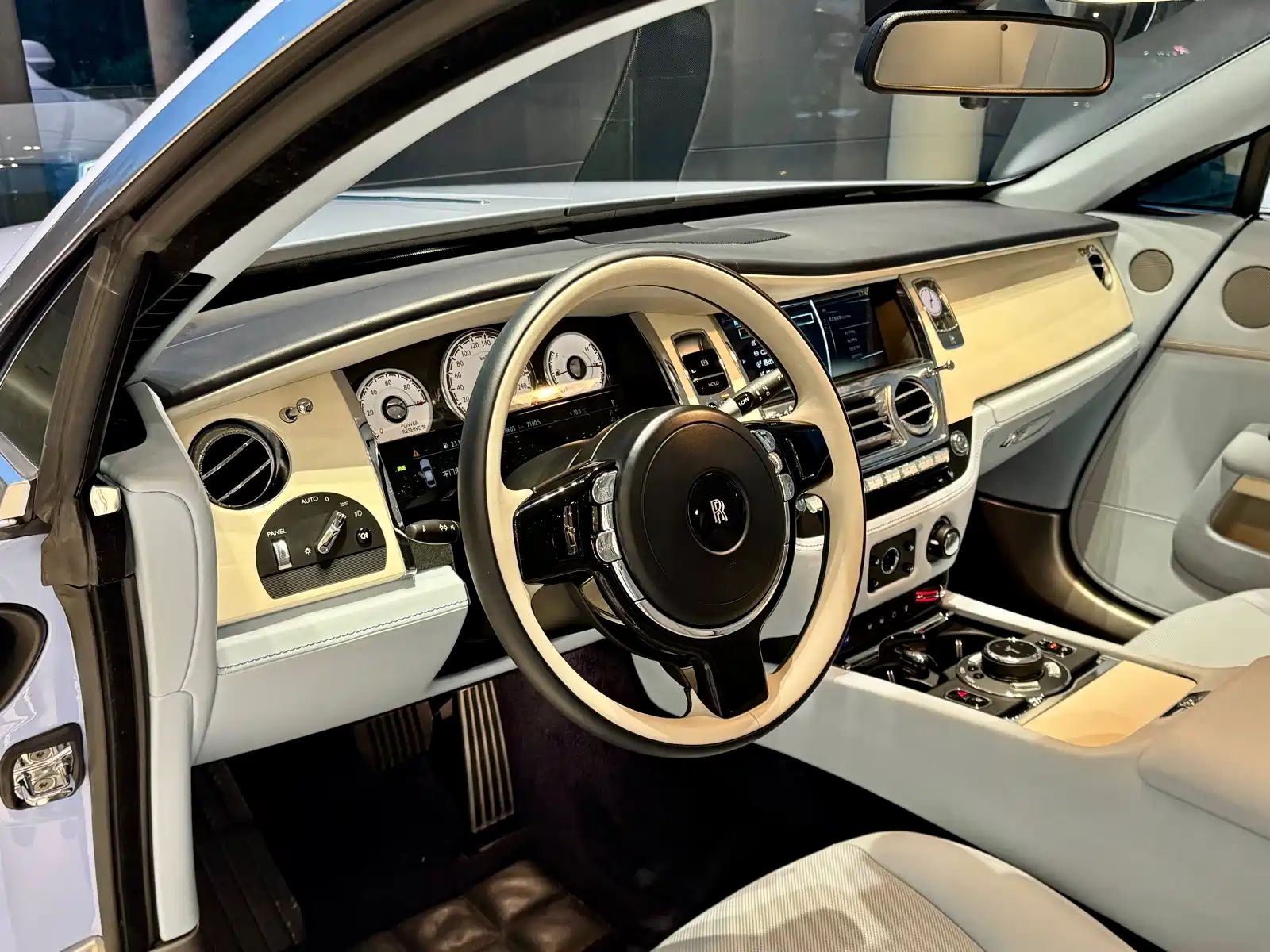 Фото 6 - Rolls-Royce Wraith