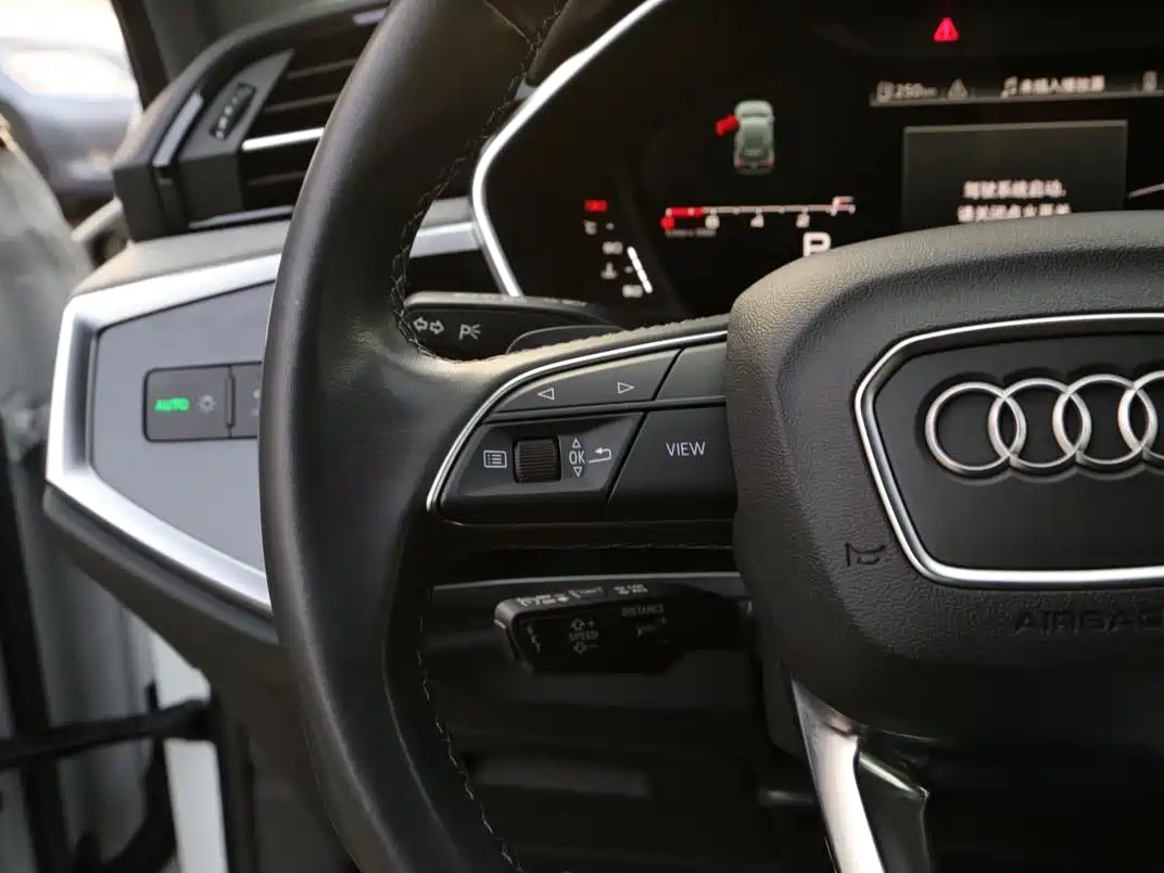 Audi Q3 2024 35 TFSI Fashion Sport фото 11