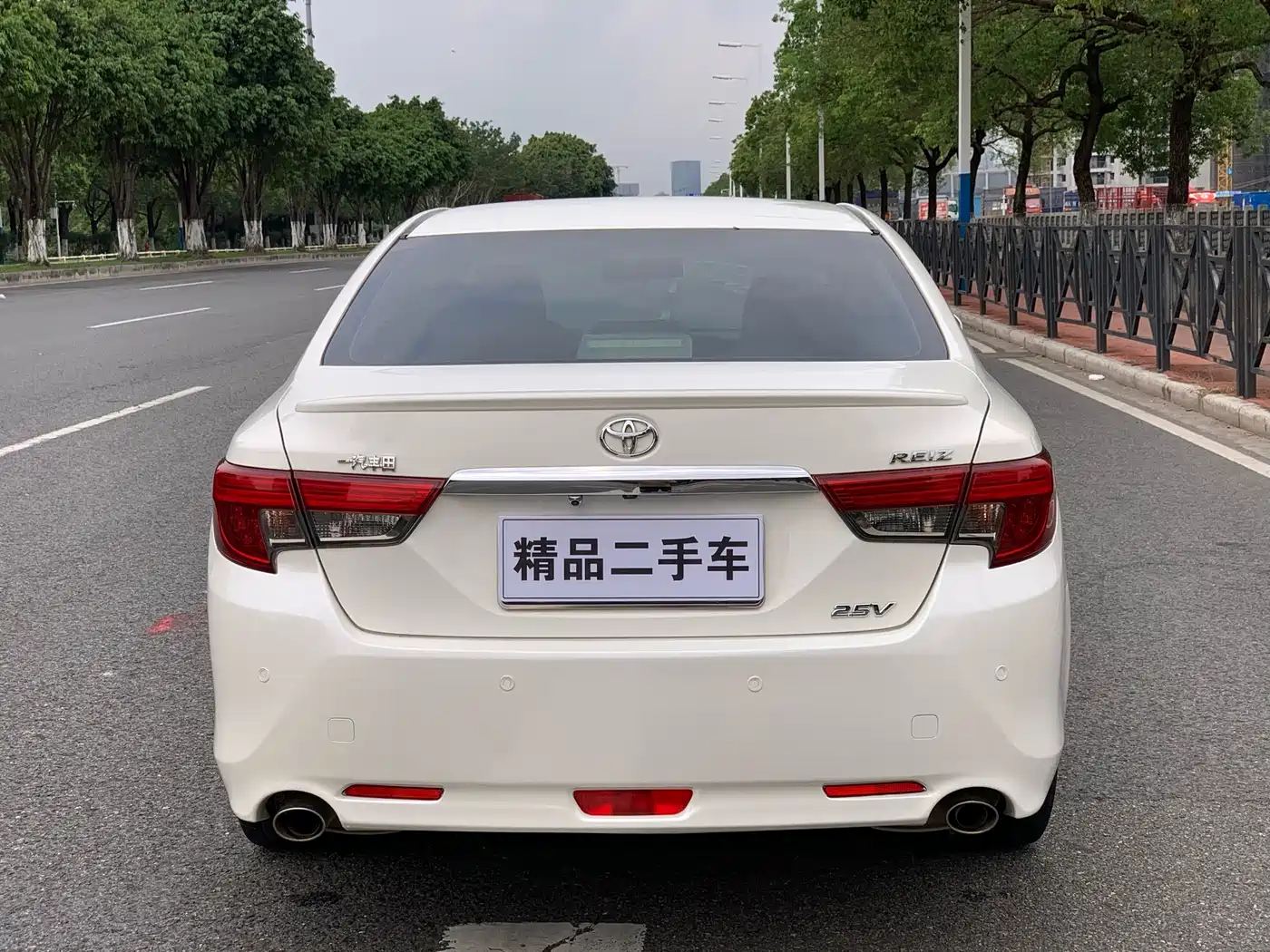 Toyota Reiz 2013 2.5V Premium Edition фото 5