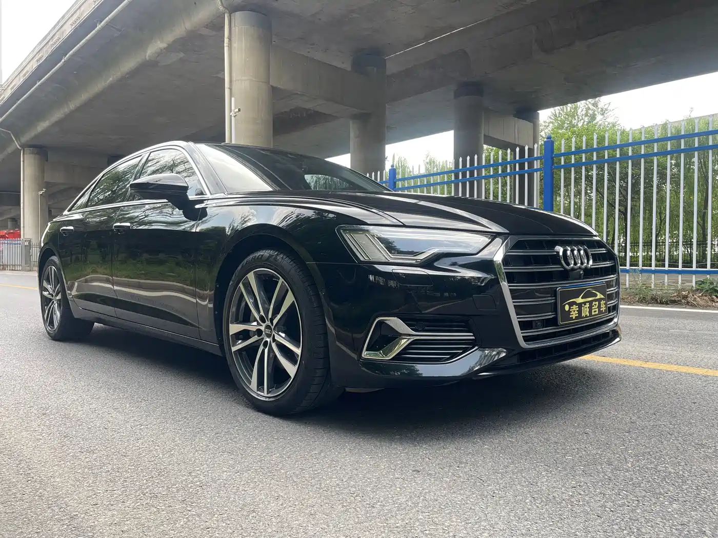 Audi A6L 2023 45 TFSI Premium Selection Elegance фото 3