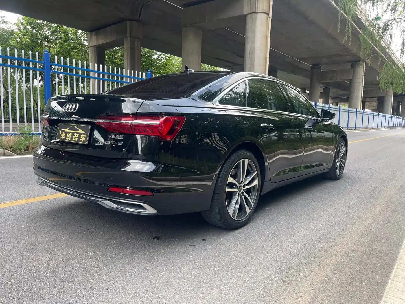 Audi A6L 2023 45 TFSI Premium Selection Elegance фото 7