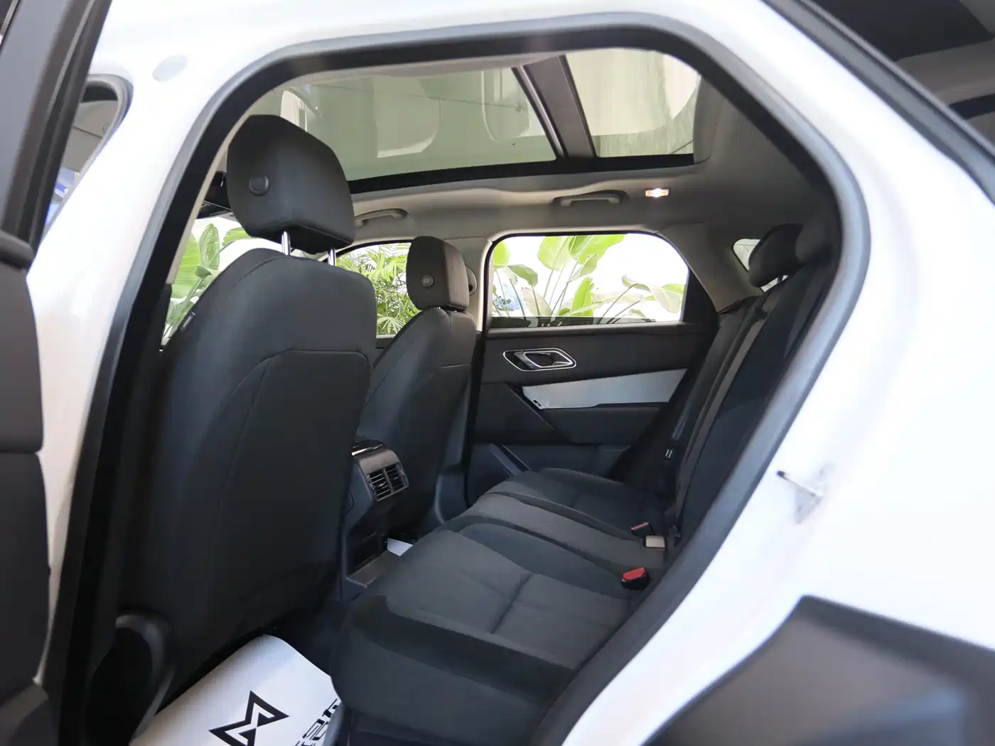 Land Rover Range Rover Velar 2024 S фото 13