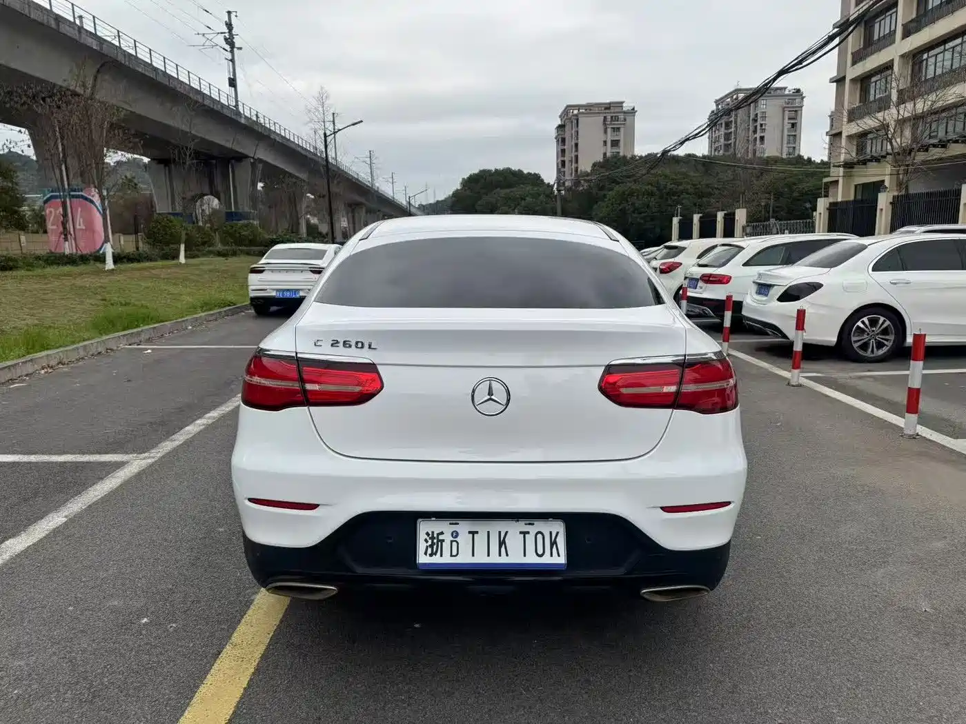 Mercedes-Benz GLC Coupe 2017 GLC 260 4MATIC Coupe SUV фото 7