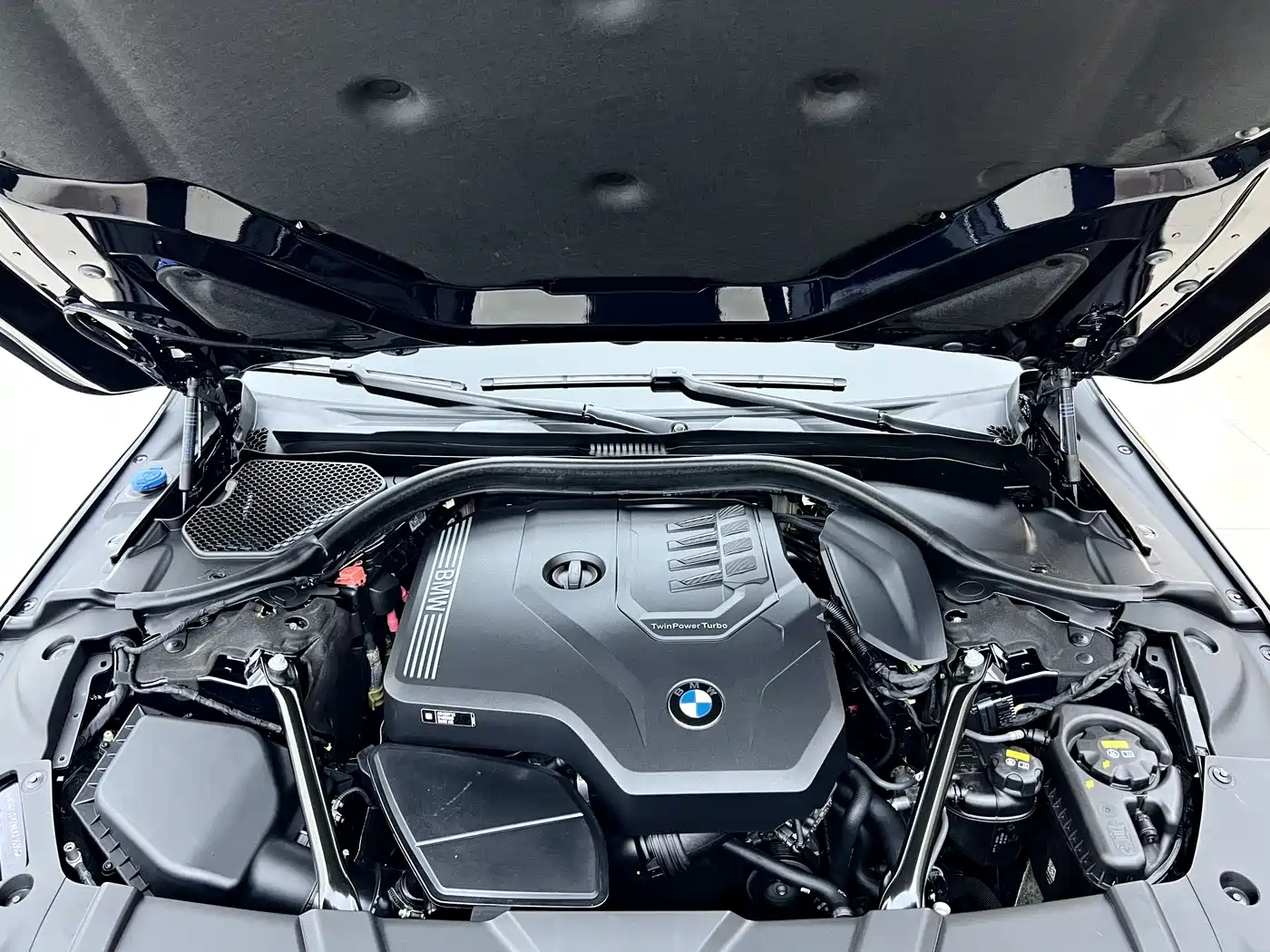 BMW 7 Series 2021 Model 730Li M Sport Package фото 21