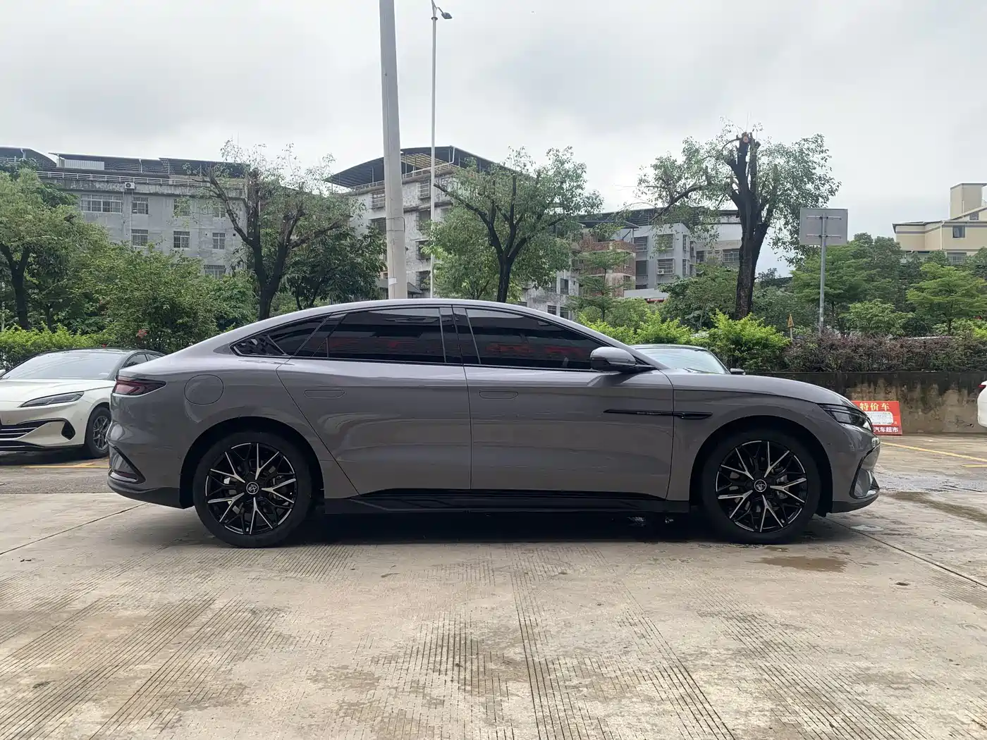 BYD Han 2025 DM-i Smart Drive Edition 125KM Premium фото 3