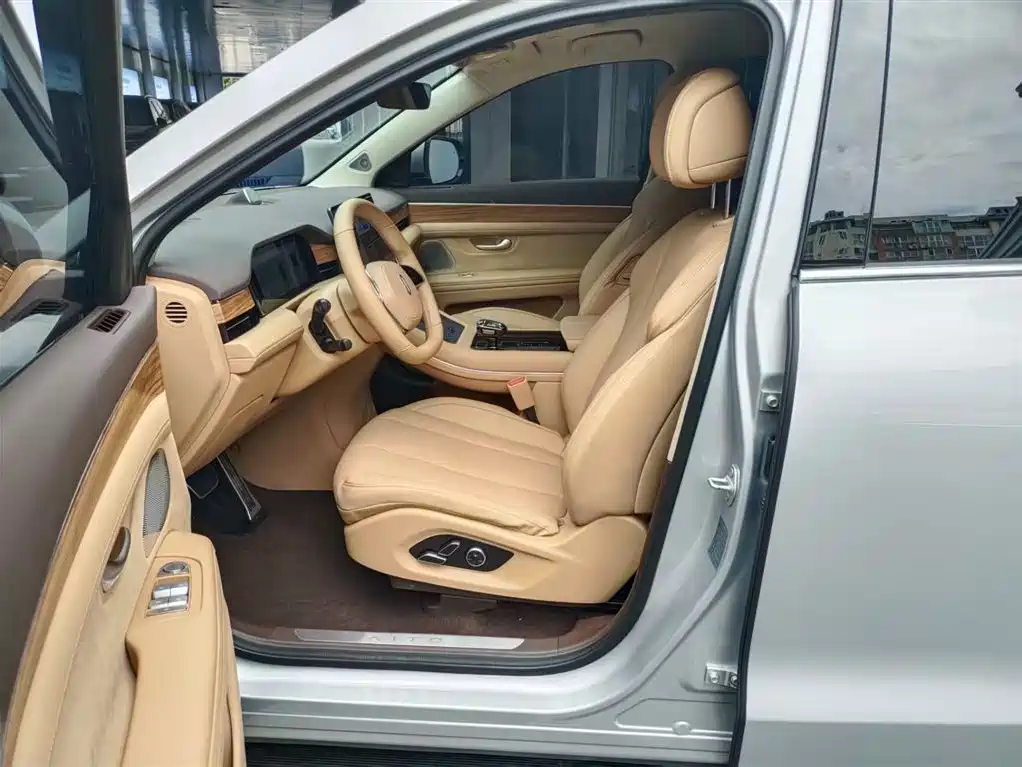 AITO Wenjie AITO M7 2024 1.5T Smart AWD Max 6-Seater фото 4