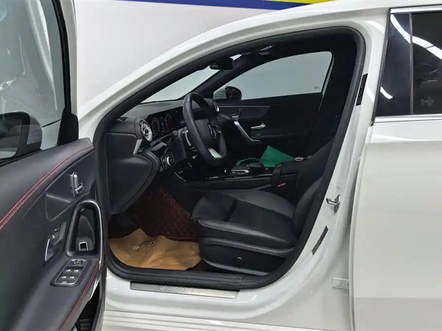 Mercedes-Benz A-Class 2023 A 200 L Fashion фото 9