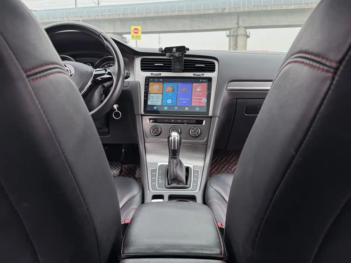 Volkswagen Golf 2016 1.6L Automatic Comfort фото 17