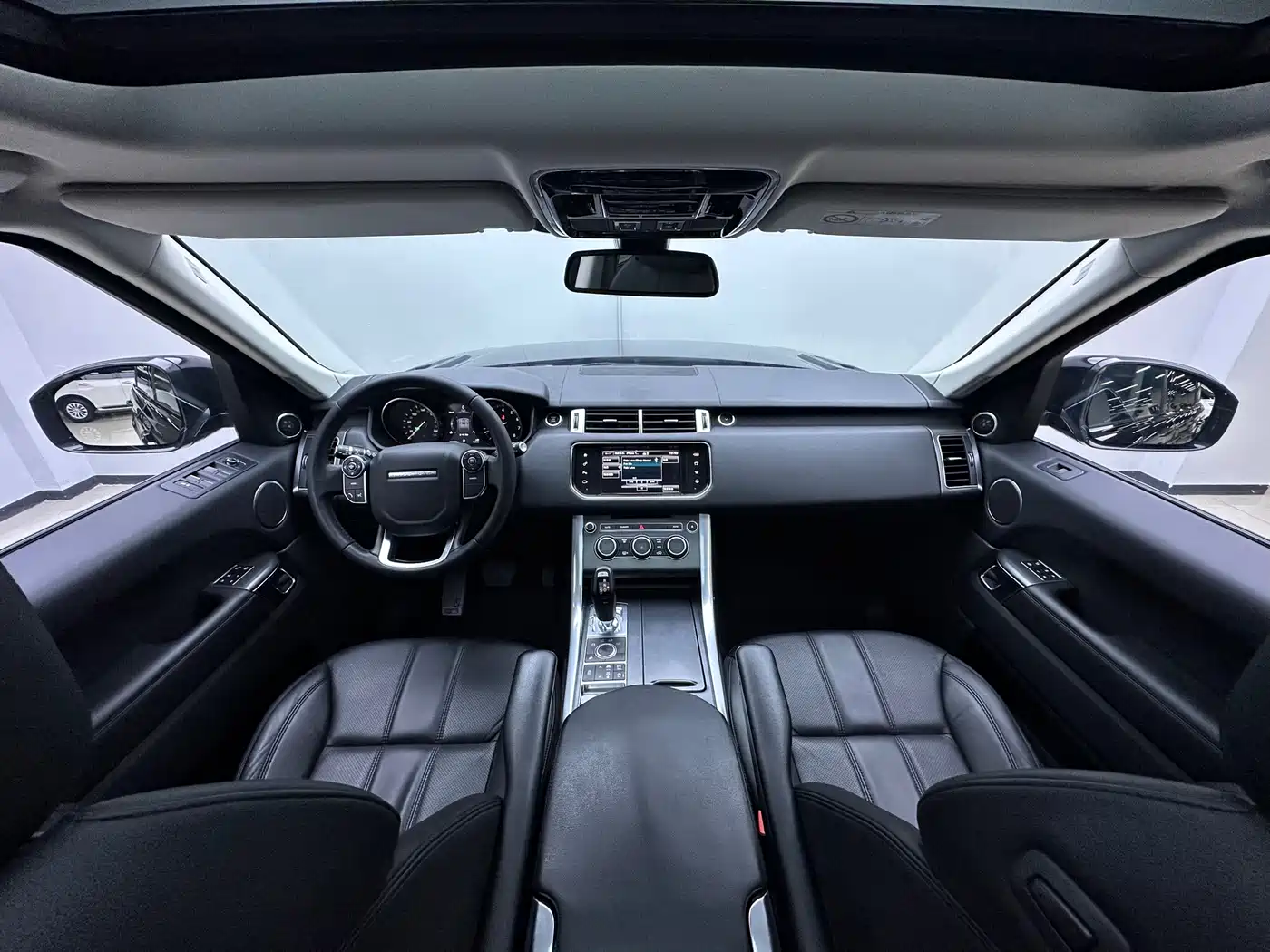 Land Rover Range Rover Sport 2016 Model 3.0 SC V6 SE фото 5