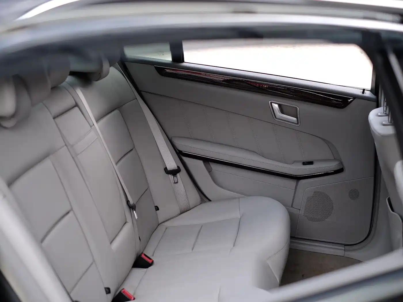Mercedes-Benz E-Class 2012 E 200 L CGI Elegance фото 36