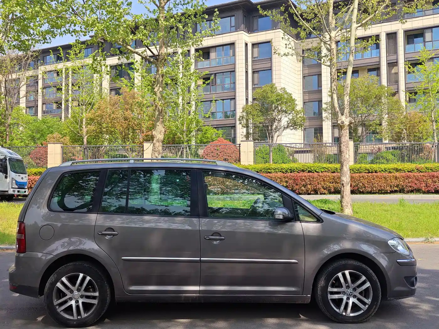 Volkswagen Touran 2008 Model 1.8T Premium Smart Edition Automatic 5-Seater фото 5