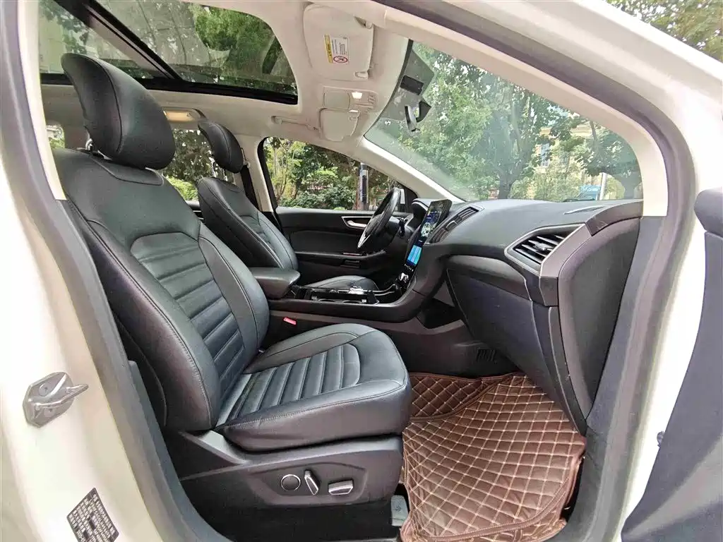 Фото 8 - Ford Edge