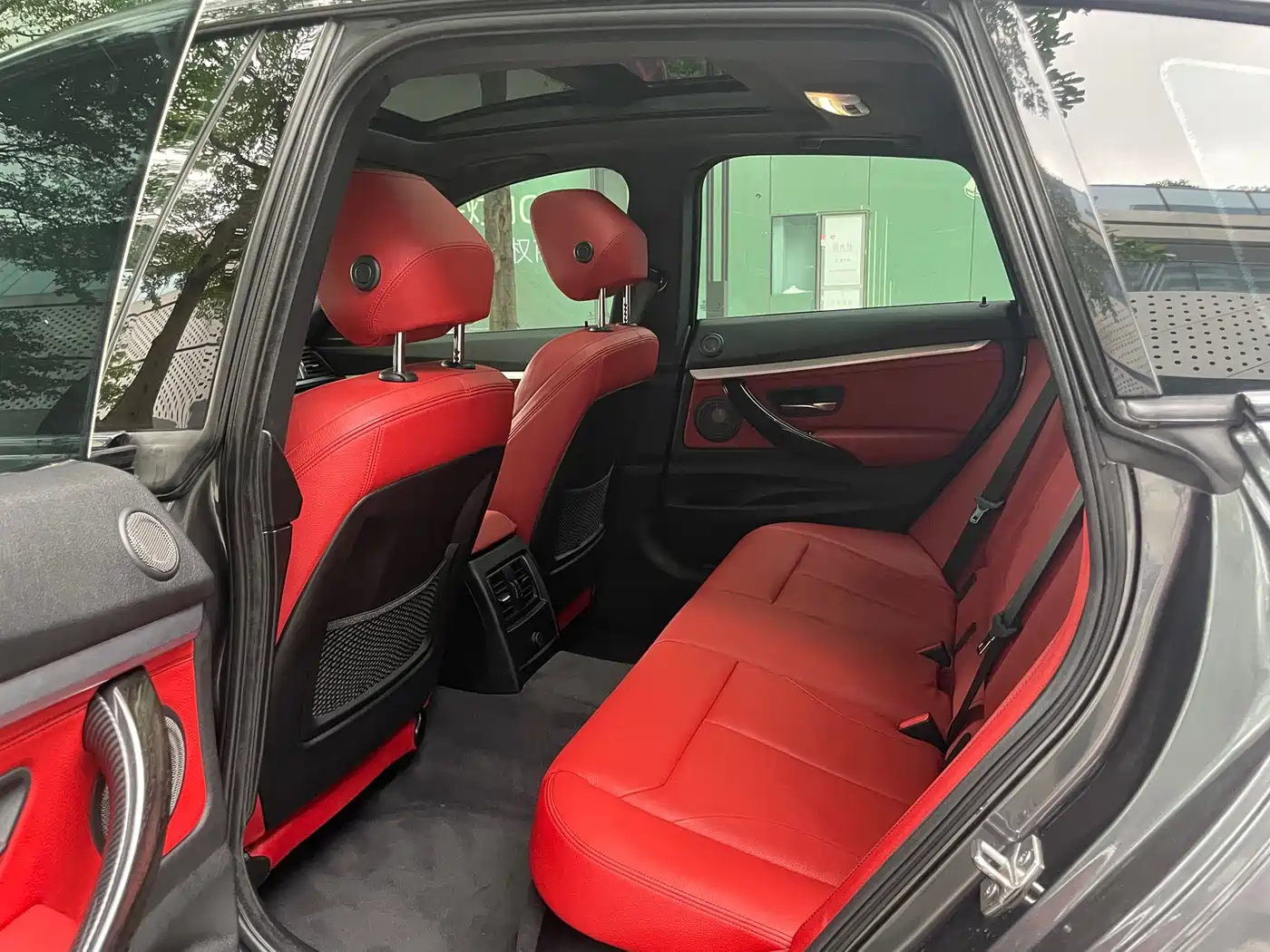 BMW 3 Series GT 2019 330i xDrive M Sport Black Night Edition фото 7
