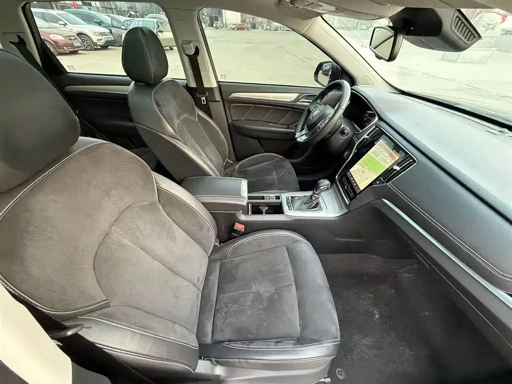 ROEWE RX5 NEW ENERGY