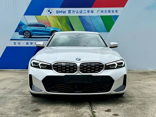 BMW 3 Series 2025 325i M Sport Package — фото 2