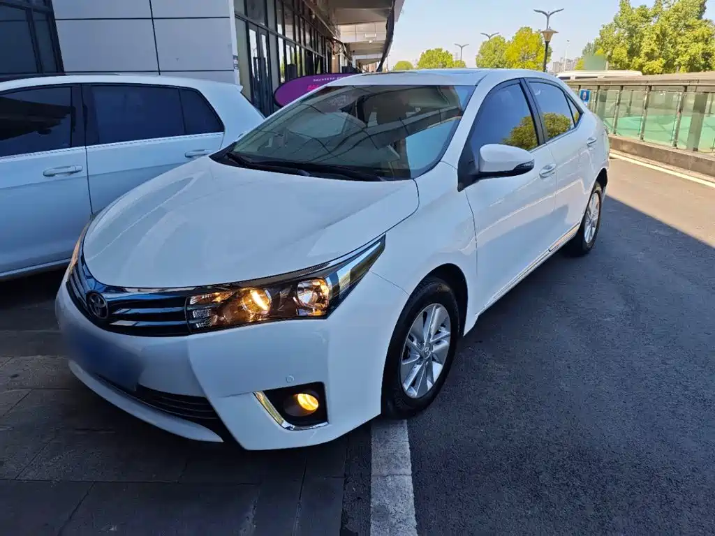 Фото 1 - Toyota Corolla