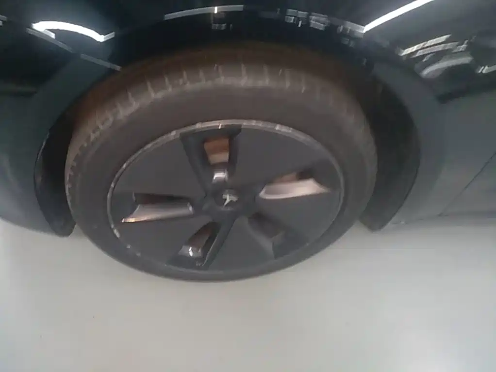 Photo 23 - Tesla Model 3