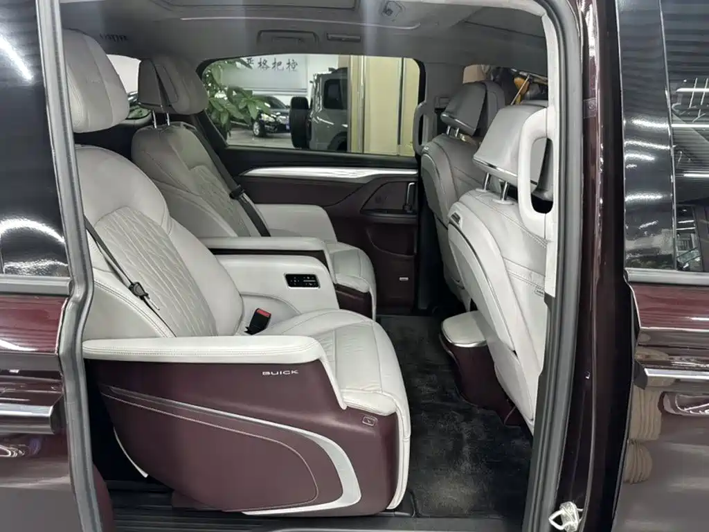 Фото 9 - Buick GL8