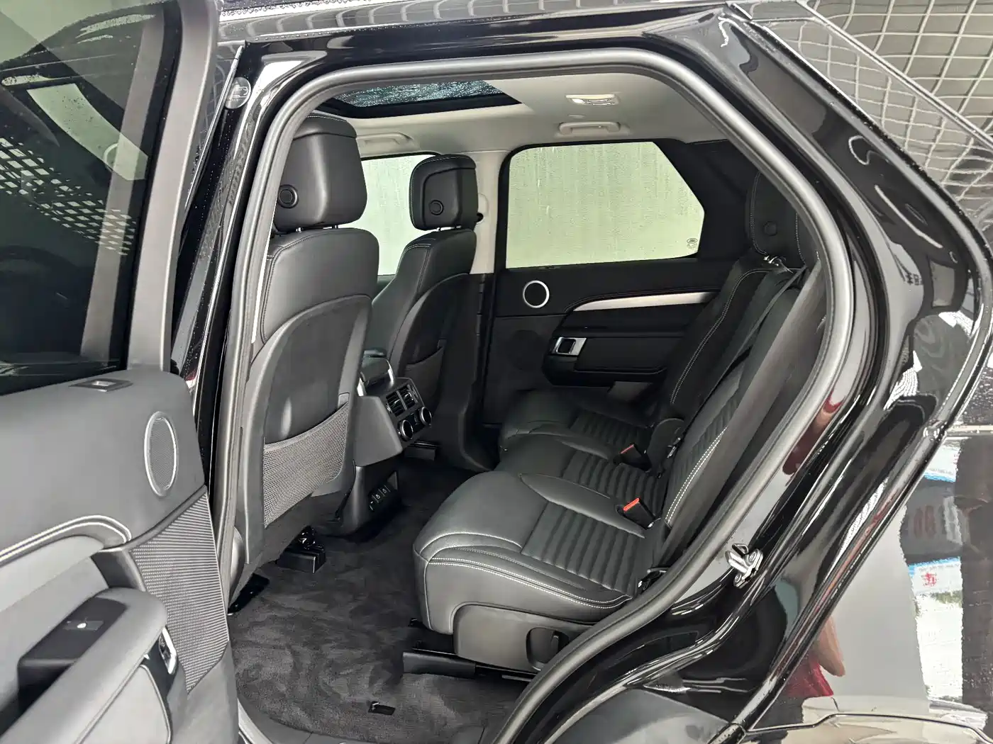 Land Rover Discovery 2025 2024 360PS Dynamic SE