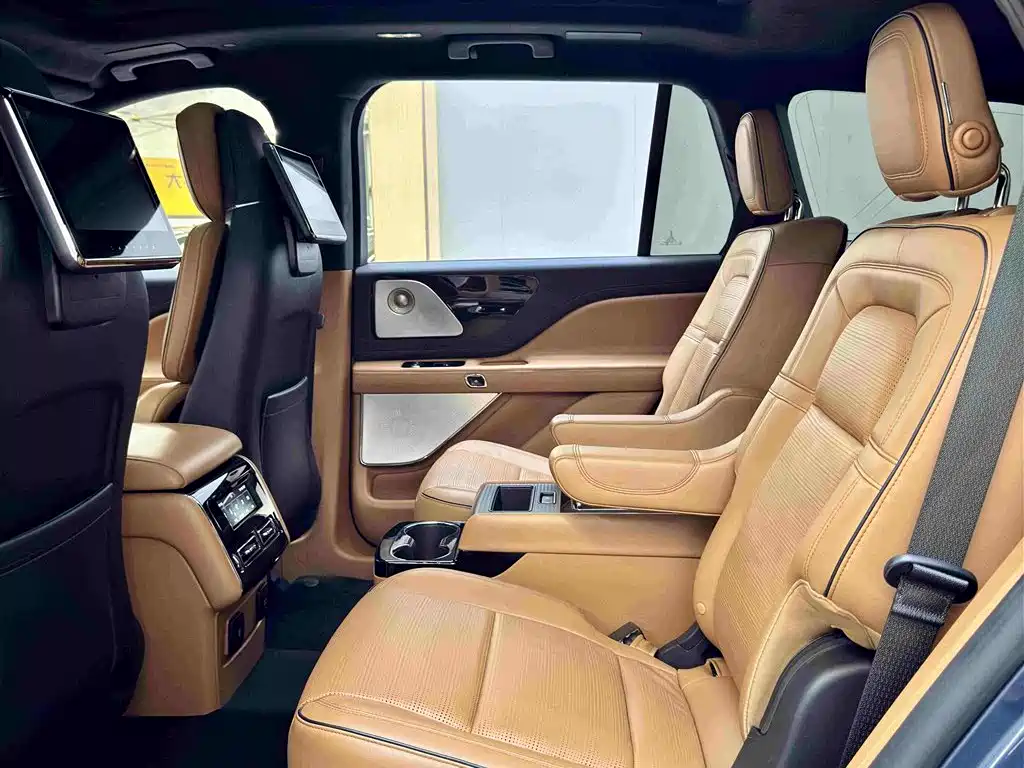 Lincoln Aviator 2020 3.0T V6 AWD Presidential Edition фото 6