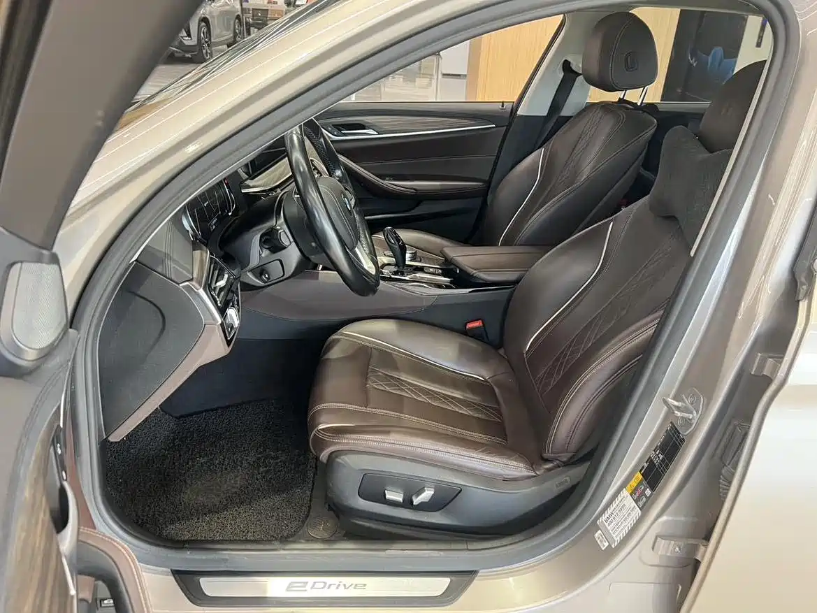 BMW 5 Series New Energy 2018 530Le Luxury Package фото 8