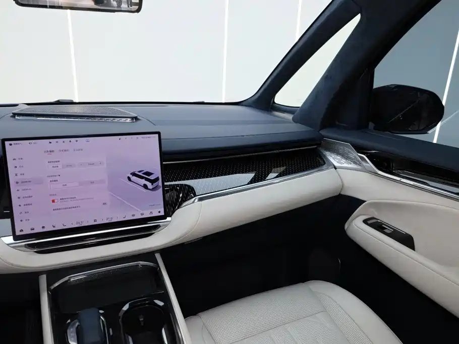 ZEEKR 009 2026 2024 6-seat Executive AWD 108kWh