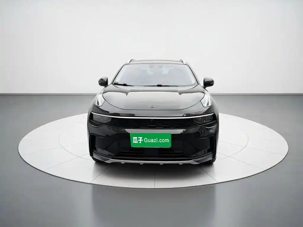 Photo 2 - Lynk & Co 01