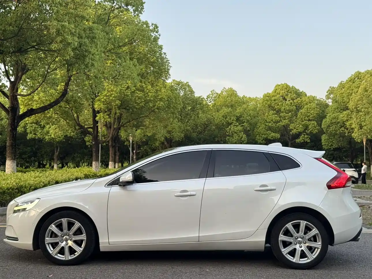 Фото 3 - Volvo V40