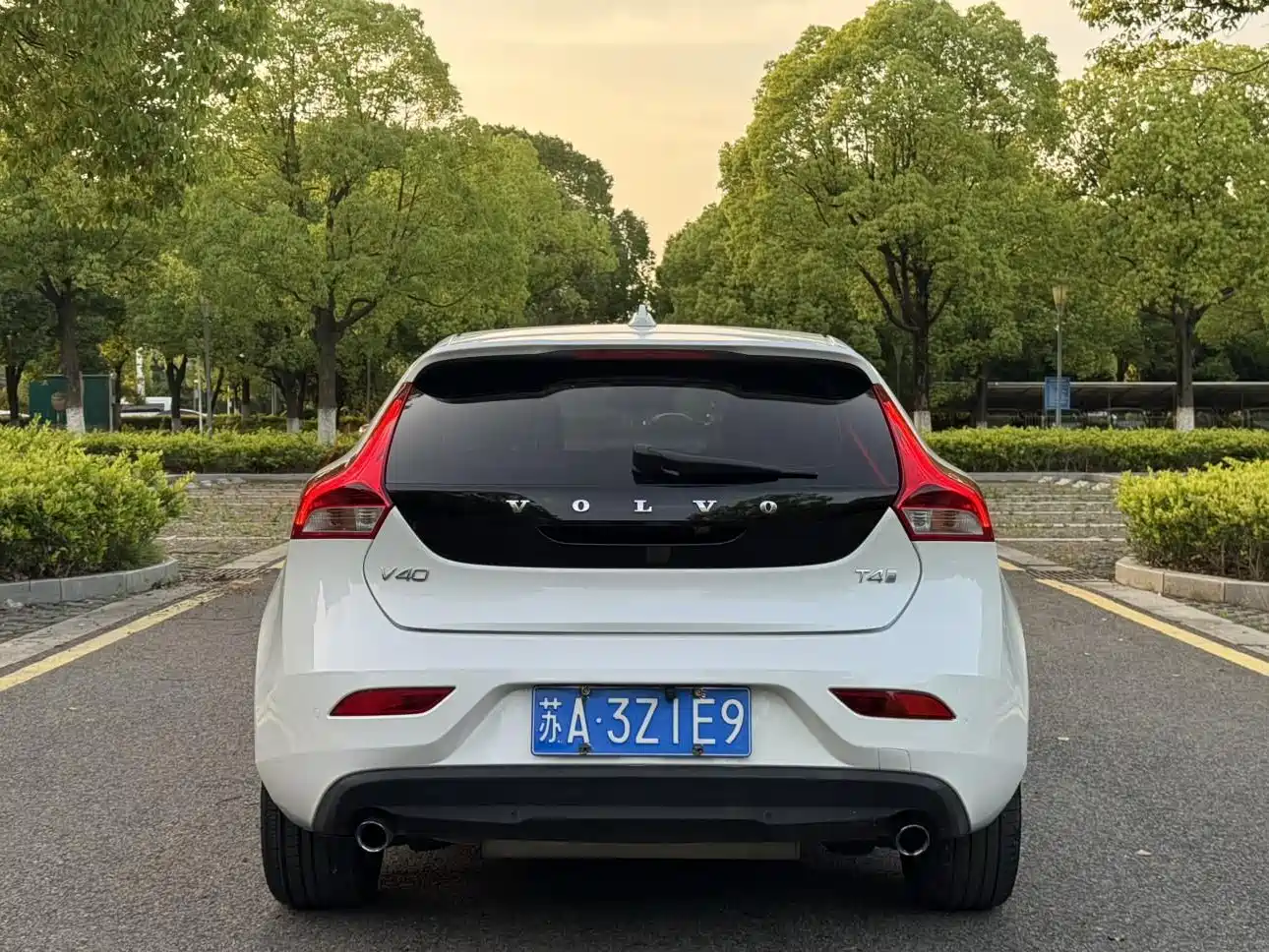 Фото 5 - Volvo V40