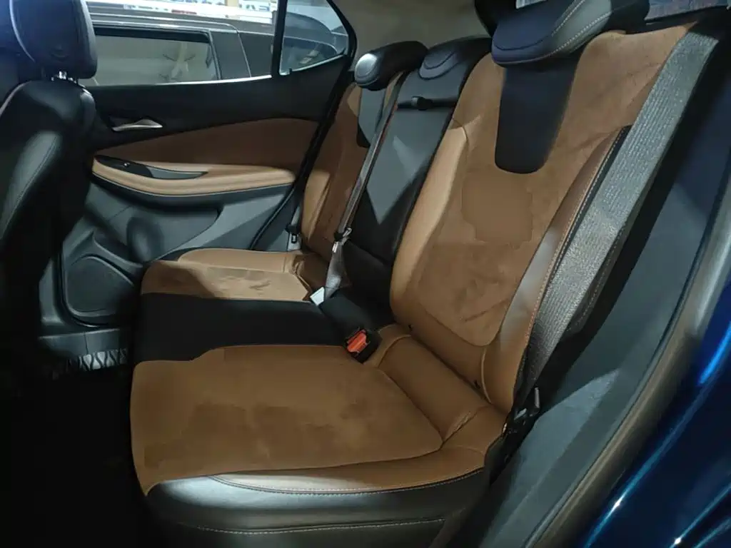 Photo 17 - Buick Encore GX