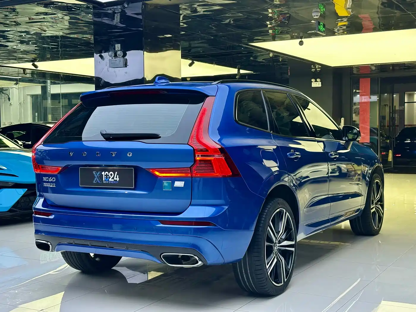 Volvo XC60 Plug-in Hybrid 2020 2021 T8 E-Drive Hybrid Inscription Sport